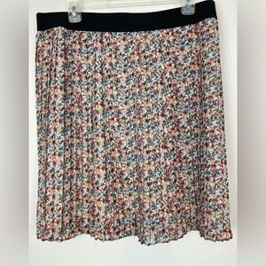 Loft pleated floral chiffon skirt w/ elastic waist lined ❤️